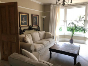 Pretty Victorian House. Centre Bath